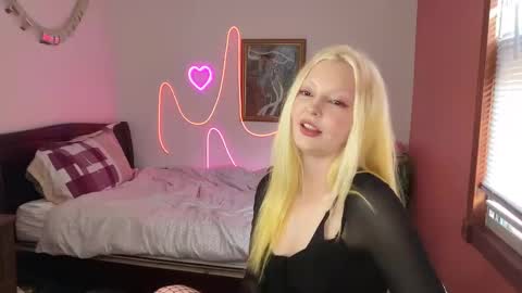 Snapshot of mimsymarlo chatting on February 14, 2025, 9:32 pm mimsymarlo online show from February 14, 2025, 9:32 pm