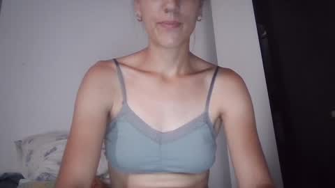 Snapshot of mimy31 chatting on July 20, 2026, 10:39 am mimy31 online show from July 20, 2026, 10:39 am