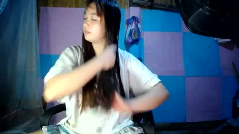 Snapshot of min_baby chatting on June 25, 2026, 2:32 pm min_baby online show from June 25, 2026, 2:32 pm