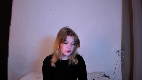 hi Im Mina  online show from January 6, 2025, 1:31 am