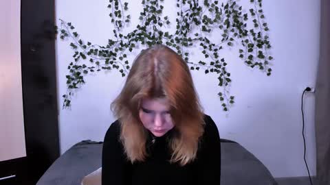 hi Im Mina  online show from February 21, 2025, 12:28 pm