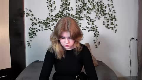 hi Im Mina  online show from February 24, 2025, 1:35 am