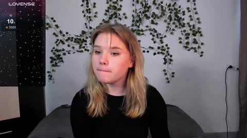 hi Im Mina  online show from February 24, 2025, 4:38 am