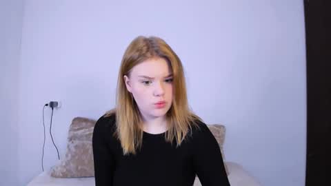 hi Im Mina  online show from October 23, 2025, 10:41 pm