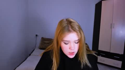 hi Im Mina  online show from December 19, 2025, 9:27 am