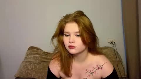 Snapshot of mina27372 chatting on March 1, 2026, 6:04 am hi Im Mina online show from March 1, 2026, 6:04 am