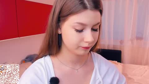 Snapshot of minditrelles chatting on November 8, 2025, 7:19 am Mindi online show from November 8, 2025, 7:19 am