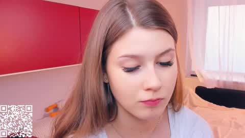 Snapshot of minditrelles chatting on November 12, 2025, 7:09 am Mindi online show from November 12, 2025, 7:09 am