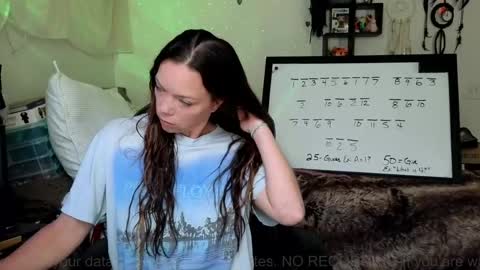 Mindy Mars online show from April 13, 2026, 3:50 pm