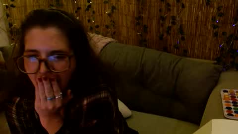 Mindy online show from December 4, 2025, 10:13 am