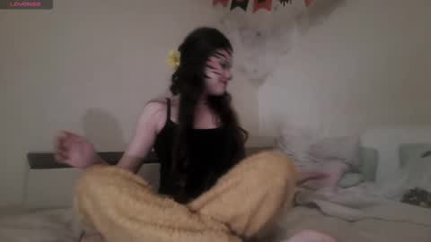 Amelia online show from October 31, 2025, 5:19 am