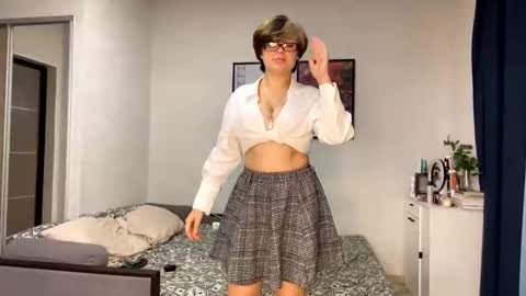 Snapshot of mingjorgenson chatting on October 21, 2025, 6:41 pm Luna Moon online show from October 21, 2025, 6:41 pm