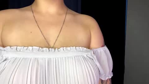 Snapshot of mingjorgenson chatting on November 11, 2025, 1:44 pm Luna Moon online show from November 11, 2025, 1:44 pm