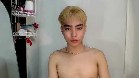 mingkla_man online show from April 18, 2026, 8:18 am