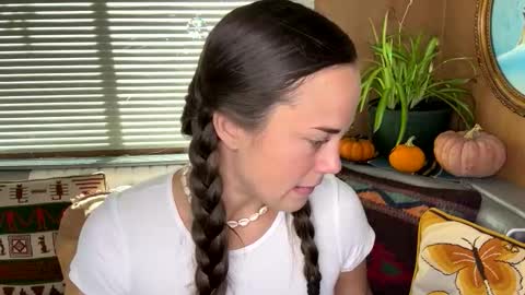 minimaggie online show from October 21, 2025, 5:46 pm