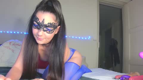 Snapshot of minitini_squirt chatting on November 29, 2025, 10:13 pm Tina et Lo online show from November 29, 2025, 10:13 pm