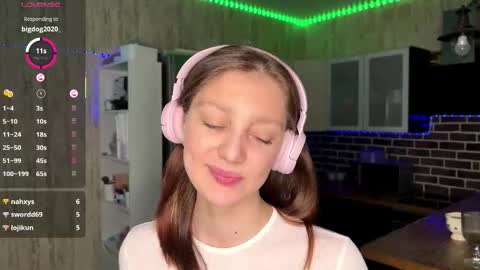 Snapshot of minmee chatting on February 5, 2026, 4:22 pm Asti online show from February 5, 2026, 4:22 pm