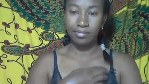 Snapshot of minouch211907 chatting on October 10, 2025, 2:54 am minouch211907 online show from October 10, 2025, 2:54 am