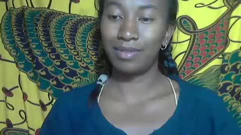 Snapshot of minouch211907 chatting on October 15, 2025, 1:50 am minouch211907 online show from October 15, 2025, 1:50 am