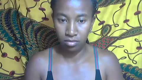 Snapshot of minouch211907 chatting on October 17, 2025, 9:01 am minouch211907 online show from October 17, 2025, 9:01 am