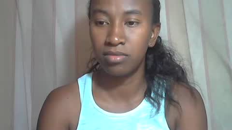 Snapshot of minouch211907 chatting on October 19, 2025, 9:54 am minouch211907 online show from October 19, 2025, 9:54 am