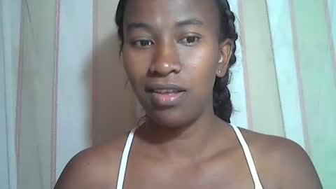 Snapshot of minouch211907 chatting on October 21, 2025, 7:42 am minouch211907 online show from October 21, 2025, 7:42 am