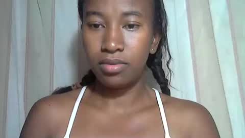 Snapshot of minouch211907 chatting on October 22, 2025, 2:56 am minouch211907 online show from October 22, 2025, 2:56 am