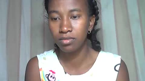 Snapshot of minouch211907 chatting on November 12, 2025, 2:45 am minouch211907 online show from November 12, 2025, 2:45 am