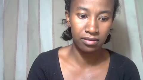 minouch211907 online show from November 21, 2025, 2:43 am