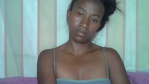 minouch211907 online show from December 4, 2025, 7:06 am