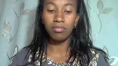 minouch211907 online show from April 6, 2026, 4:46 am