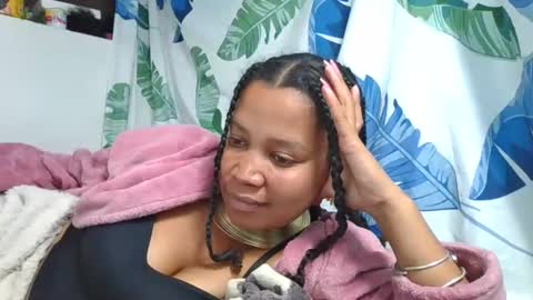 miora620846 online show from April 6, 2026, 8:21 pm