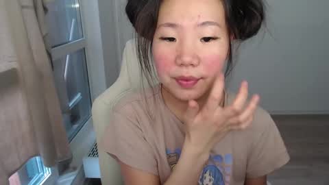 Snapshot of mira_g chatting on February 24, 2025, 12:59 pm mira_g online show from February 24, 2025, 12:59 pm