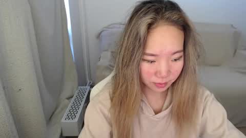 mira_g online show from October 1, 2025, 6:41 am