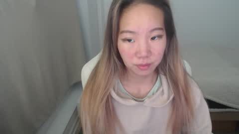 mira_g online show from November 25, 2025, 1:22 pm