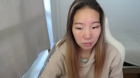 mira_g online show from November 26, 2025, 9:43 am