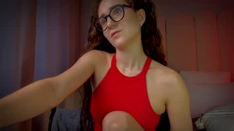 Snapshot of mira_kraviz chatting on April 16, 2026, 3:24 pm Mira online show from April 16, 2026, 3:24 pm