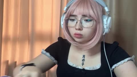 mira_light_ online show from September 29, 2025, 1:11 am