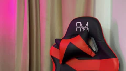 mira_light_ online show from November 4, 2025, 4:06 pm