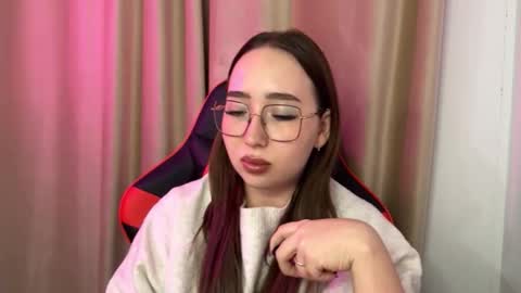 mira_light_ online show from November 6, 2025, 5:58 pm