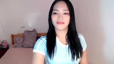Snapshot of mira_luna222 chatting on December 23, 2024, 5:49 am Mira Bella online show from December 23, 2024, 5:49 am