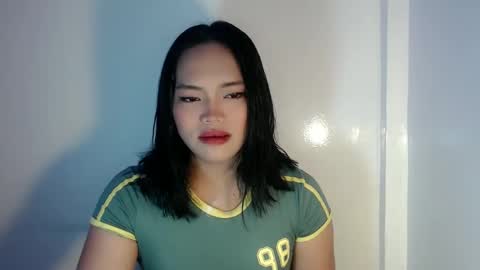 Snapshot of mira_luna222 chatting on March 10, 2025, 5:00 am Mira Bella online show from March 10, 2025, 5:00 am