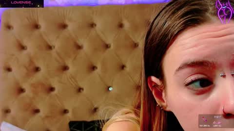 mira_lynxx online show from November 26, 2025, 5:19 am