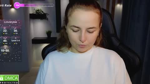 Snapshot of mira_mermayd chatting on September 28, 2025, 8:09 am Mira online show from September 28, 2025, 8:09 am