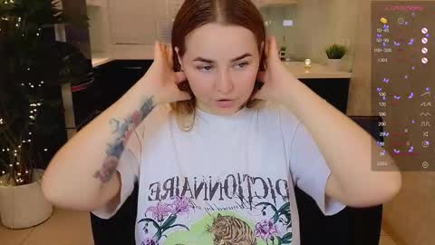 Snapshot of mira_mermayd chatting on February 8, 2026, 1:42 am Mira online show from February 8, 2026, 1:42 am