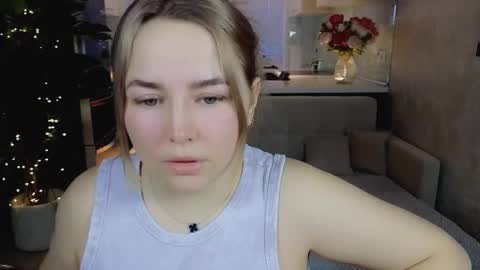 Snapshot of mira_mermayd chatting on February 25, 2026, 1:26 am Mira online show from February 25, 2026, 1:26 am