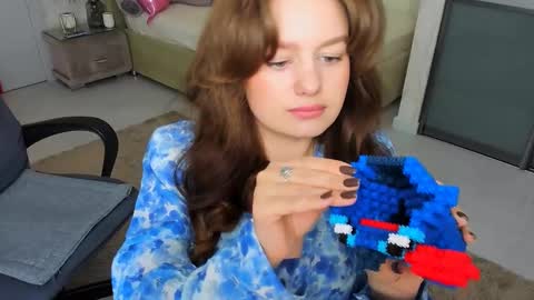 Emma online show from March 8, 2025, 10:45 pm