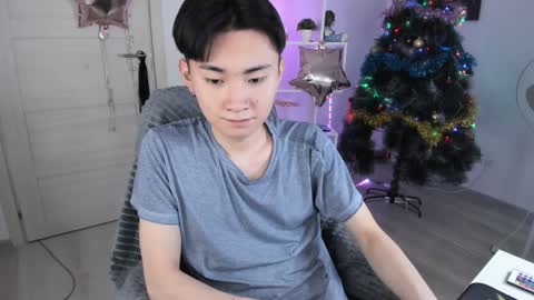 Snapshot of miram_yoo chatting on December 29, 2024, 11:40 am online show from December 29, 2024, 11:40 am