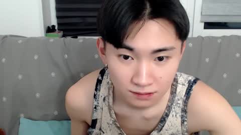 Snapshot of miram_yoo chatting on January 4, 2025, 8:37 pm online show from January 4, 2025, 8:37 pm