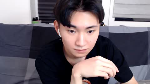 Snapshot of miram_yoo chatting on January 11, 2025, 8:43 pm online show from January 11, 2025, 8:43 pm